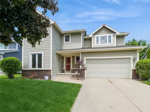 14543 Summit Dr, Clive, IA 50325