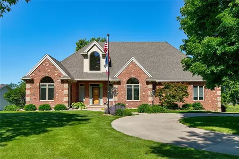 6630 Indianola Ave, Des Moines, IA 50320