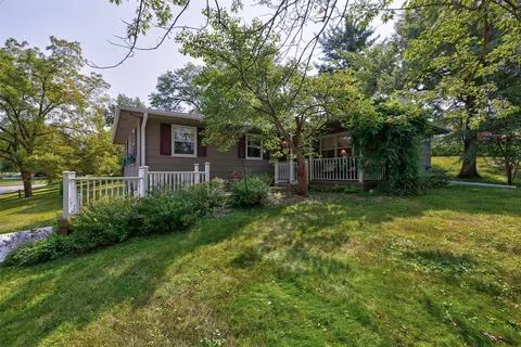 1315 S 3rd Ave W, Newton, IA 50208