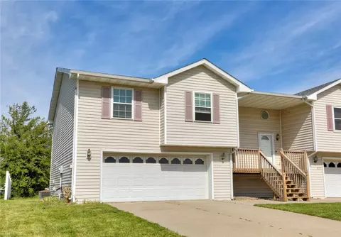 320 NE Meadowlark Ln, Waukee, IA 50263