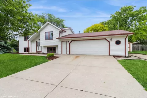 907 Linn St, Story City, IA 50248