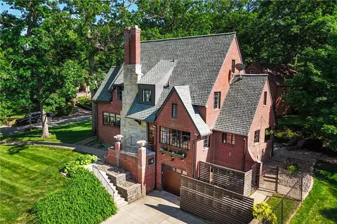 5700 Ingersoll Ave, Des Moines, IA 50312