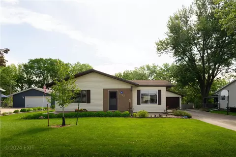 1222 Edgemont Pl, Norwalk, IA 50211