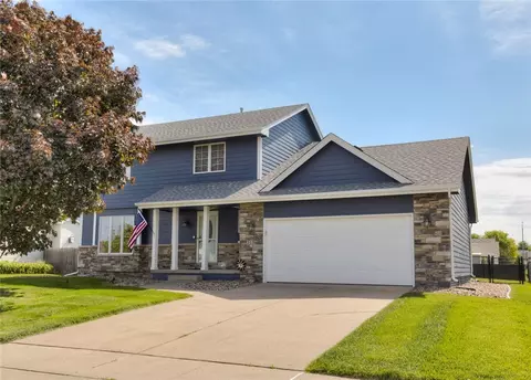 315 NE Meadowlark Ln, Waukee, IA 50263