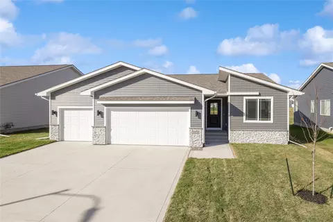 1028 Westridge St SW, Bondurant, IA 50035