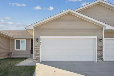 6605 SE Sweetgrass Ln, Pleasant Hill, IA 50327