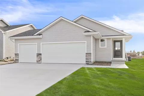 316 Fireside Dr NW, Bondurant, IA 50035