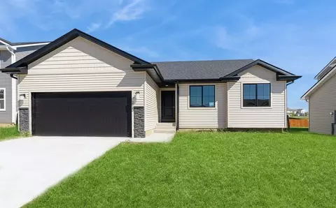 2713 21st St SW, Altoona, IA 50009