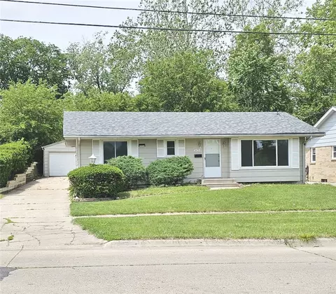 4040 50th St, Des Moines, IA 50310