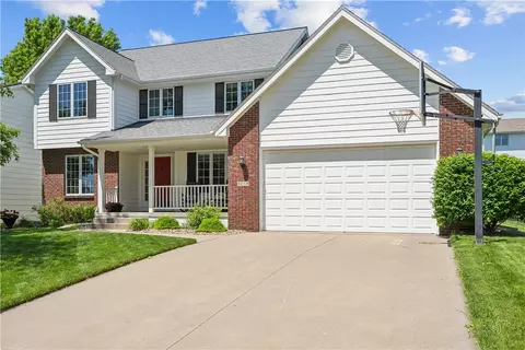 9219 Goodman Cir, Urbandale, IA 50322