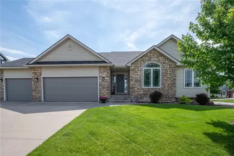 4003 158th St, Urbandale, IA 50323