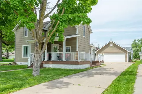 775 Walnut St, Waukee, IA 50263