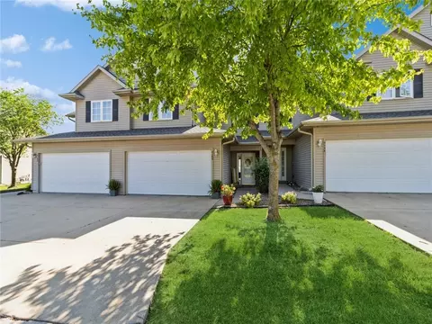 4160 100th St #17, Urbandale, IA 50322