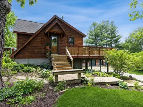 104 Bluegill Ct, Pella, IA 50219