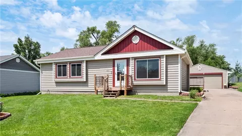 601 S Buxton St, Indianola, IA 50125