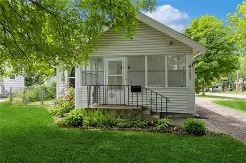 2624 60th St, Des Moines, IA 50322