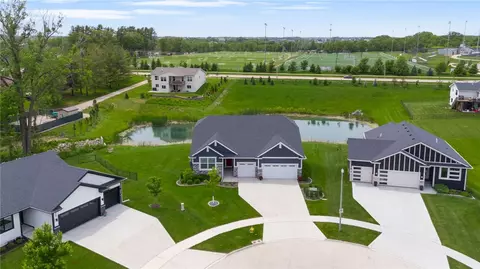 2850 SE Bluestem Dr, Waukee, IA 50263
