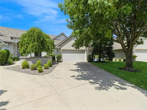 13585 Village Ct, Clive, IA 50325