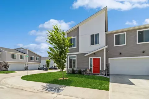 874 NE Phlox Ave, Waukee, IA 50263