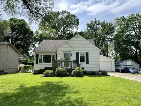 4008 67th St, Urbandale, IA 50322