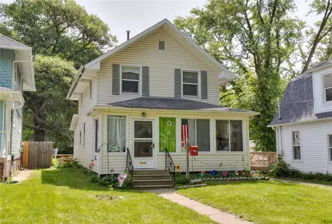 1515 E 9th St, Des Moines, IA 50316