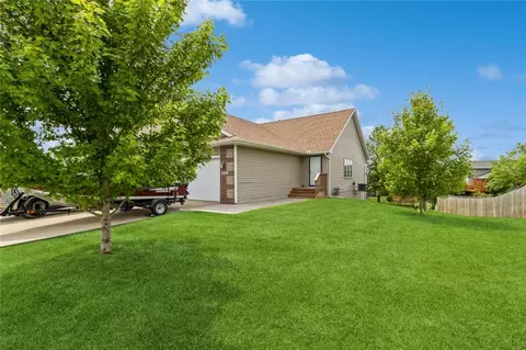 2024 Vista View Dr, Granger, IA 50109