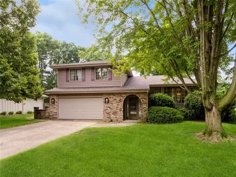 4806 Dakota Dr, West Des Moines, IA 50265