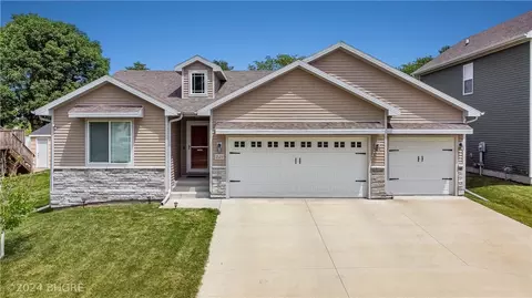 2125 2nd St SW, Altoona, IA 50009