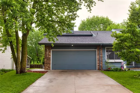 4551 50th St, Des Moines, IA 50310