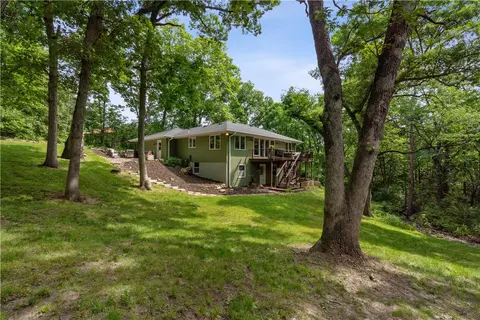 2512 W Larson St, Knoxville, IA 50138