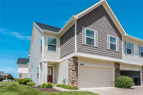 7889 Cottonwood Ln, West Des Moines, IA 50266
