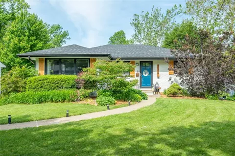 4032 42nd St, Des Moines, IA 50310