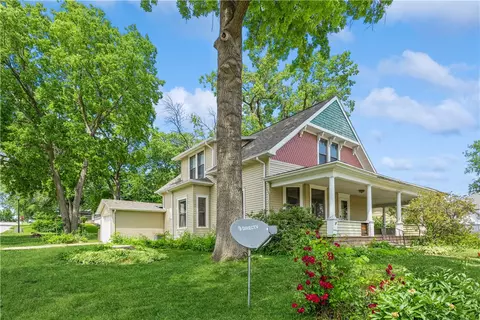 235 Main St, Carlisle, IA 50047