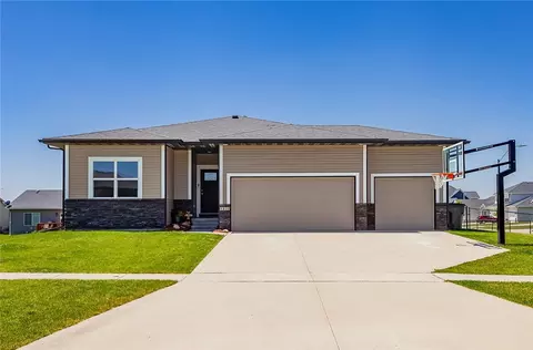 1210 NW Abbie Dr, Ankeny, IA 50023