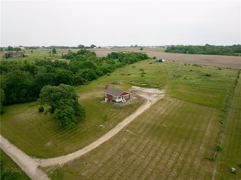 8957 45th Ln, Prole, IA 50229