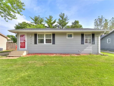 4230 Morton Ave, Des Moines, IA 50317