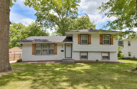 5435 SW 19th St, Des Moines, IA 50315
