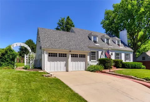 5615 Kingman Ave, Des Moines, IA 50311