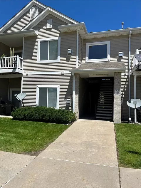 1340 SE Florence Dr #32U, Waukee, IA 50263