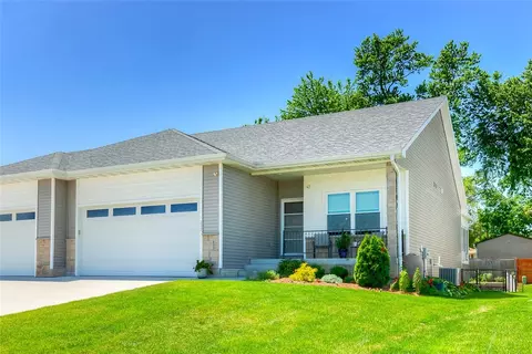 202 NE Little Beaver Dr, Grimes, IA 50111
