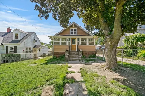 1826 E 32nd St, Des Moines, IA 50317