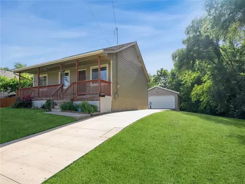 1416 E 12th St, Des Moines, IA 50316