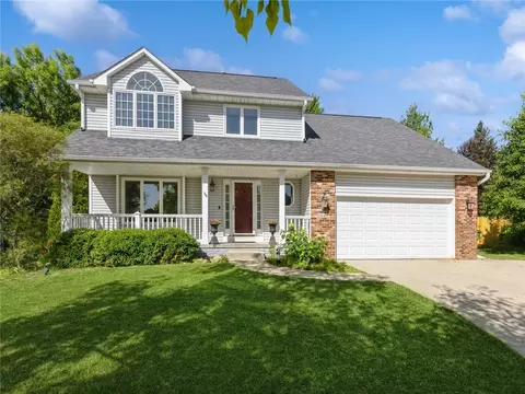 5660 Highland Ct, West Des Moines, IA 50266