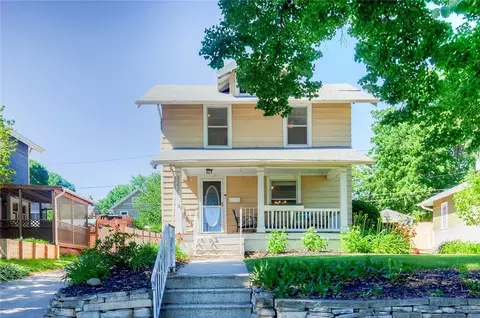 3325 Crocker St, Des Moines, IA 50312
