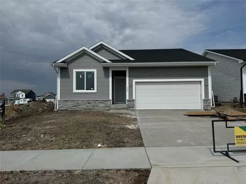 439 43rd St SW, Altoona, IA 50009