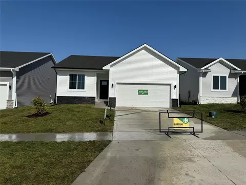 431 43rd St SW, Altoona, IA 50009