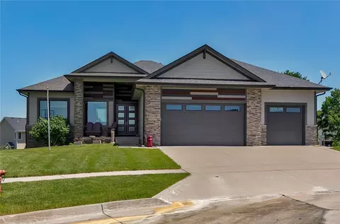 805 SW 8th Ct, Grimes, IA 50111