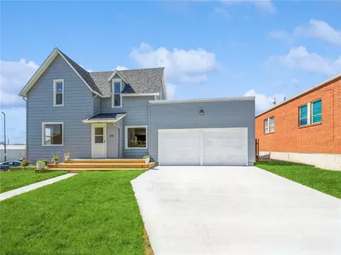 100 E Howard St, Colfax, IA 50054