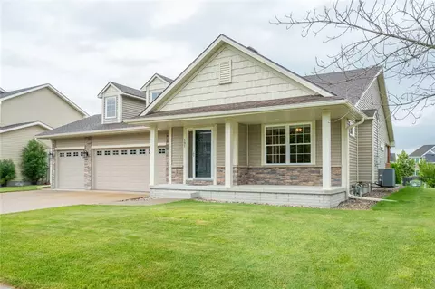 191 S 82nd St, West Des Moines, IA 50266