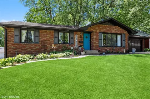 405 Lincoln St, Pella, IA 50219